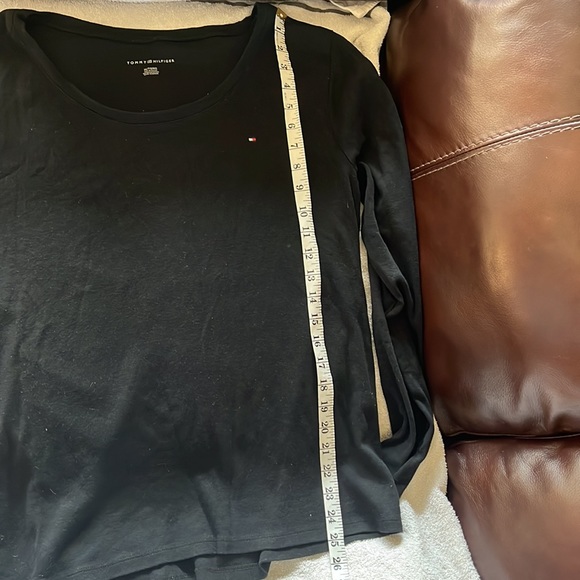 TOMMY HILFIGER
Women's Solid Scoop-Neck Long-Sleeve Knit Top in black size xl - Picture 8 of 10